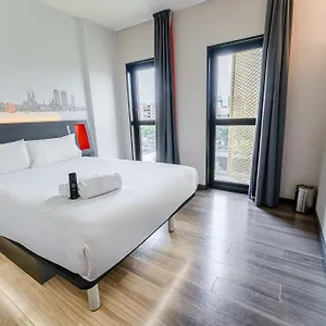 Easyhotel Barcelona Fira Szálloda